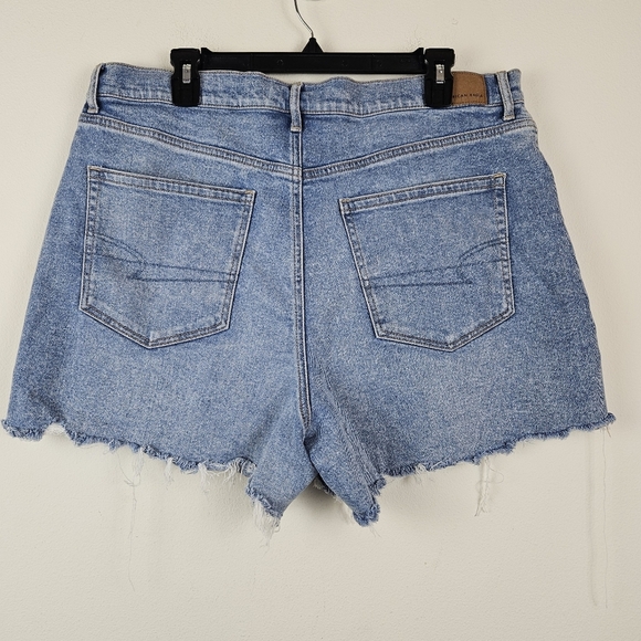 American Eagle Outfitters Highest Rise 90s Boyfriend Short Size 18 Medium Wash - Picture 3 of 7